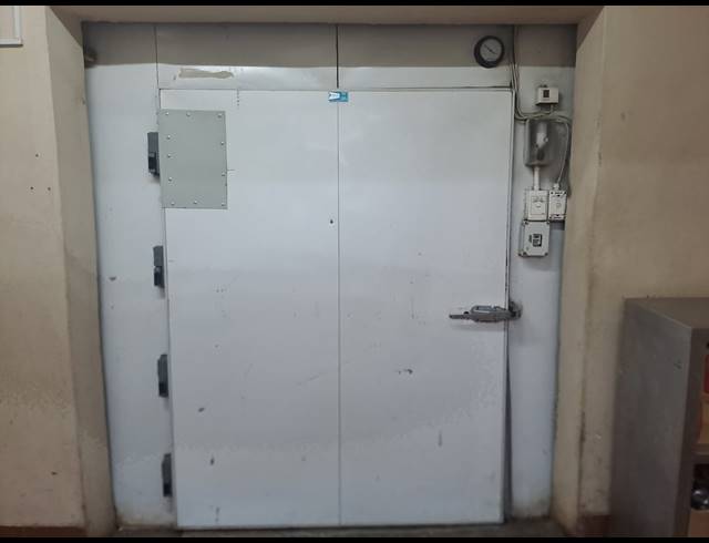 830M² BUSINESS FOR SALE IN OOS EINDE